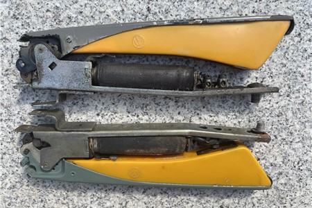 Pair of Genuine VW SWF 6V Semaphores